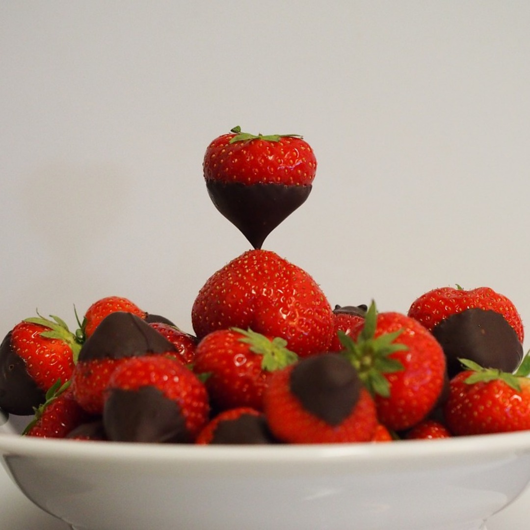strawberry-gbcc9de119_1280_adobespark